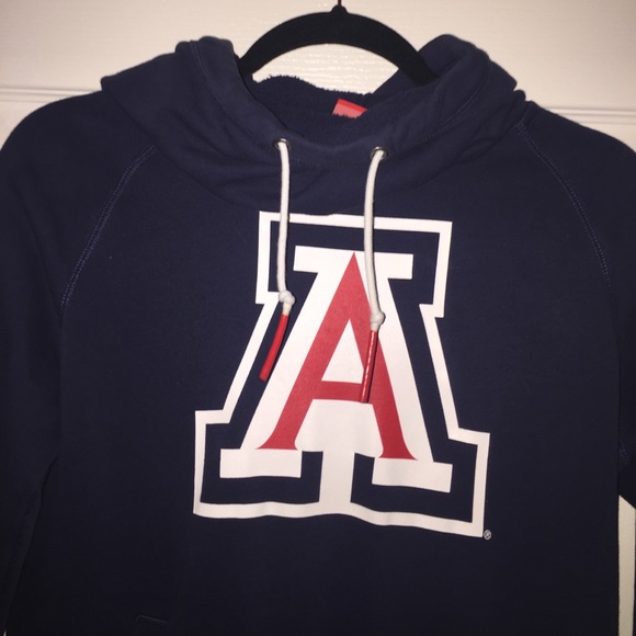*NWOT* UNIVERSITY OF ARIZONA NIKE SWEATSHIRT - Picture 2 of 6